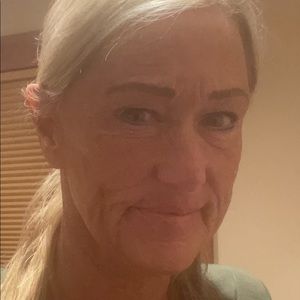 Meet your Posher, Mona